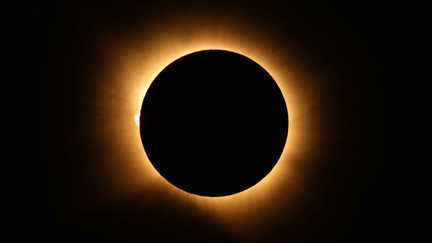 « C’est assez impressionnant à vivre » : revivez l’éclipse solaire totale filmée depuis l’Espagne