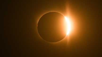 De la France à l’Angleterre en passant par l’Espagne, retrouvez les plus belles photos de l’éclipse solaire observée en Europe