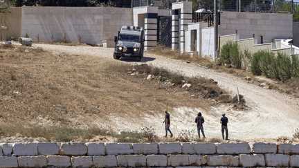 Des maisons palestiniennes assiégées par des colons israéliens depuis dimanche, l&rsquo;ambassadeur américain en Israël dénonce un « acte de terreur »