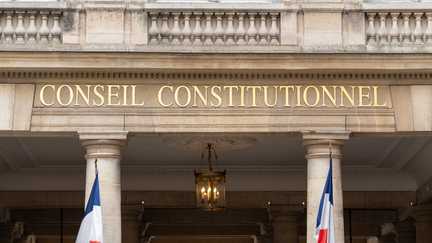 Aide à mourir : le Conseil constitutionnel valide la loi avec quelques réserves, Emmanuel Macron salue une décision qui « parachève un débat démocratique exemplaire »