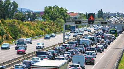 Plus de 700 km de bouchons cumulés samedi midi, hors Ile-de-France