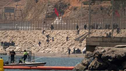 Des dizaines de migrants interpellés près de la frontière marocaine en direction de Ceuta