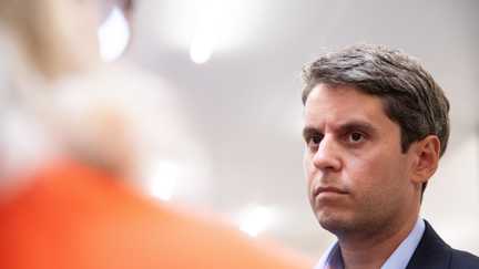 « Une course contre la montre a démarré » : Gabriel Attal appelle à un référendum sur l’interdiction des réseaux aux moins de 15 ans