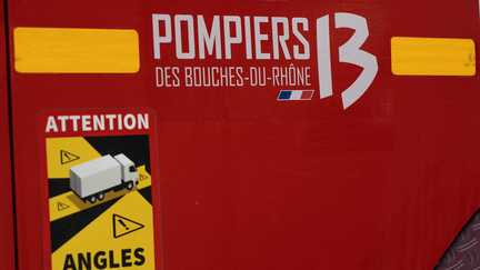 Un avion de l’armée de l’air tombe sur une route à Salon-de-Provence, deux militaires légèrement blessés