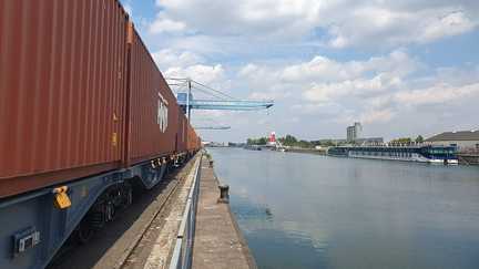 « Un lent déclin » : à cause de la sécheresse, les porte-conteneurs ont disparu du port fluvial de Strasbourg