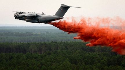 L&rsquo;avion militaire A400M a-t-il vraiment fait ses preuves dans la lutte contre les incendies cet été ?