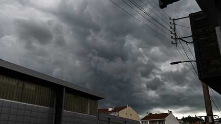 L&rsquo;Ardèche, la Drôme et l&rsquo;Isère placés en vigilance orange aux orages jeudi après-midi, la Corse en alerte vendredi matin
