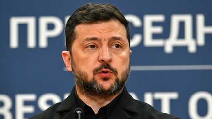 Volodymyr Zelensky estime qu&rsquo;organiser des élections en temps de guerre provoquerait « un tsunami » qui « fracturerait l&rsquo;Ukraine »
