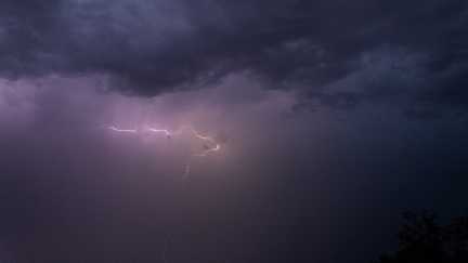 Neuf départements du Sud-Ouest placés en vigilance orange aux orages à partir de lundi après-midi