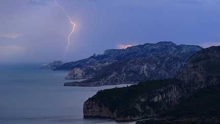 Seize départements placés en vigilance orange aux orages à partir de lundi après-midi