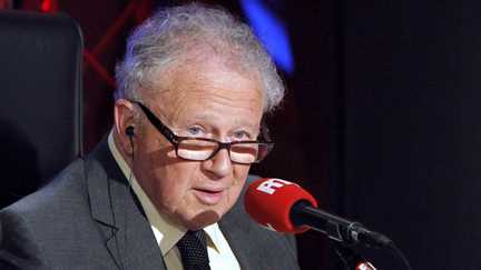 Mort de Philippe Bouvard : Emmanuel Macron salue une « figure libre » qui a « accompagné des générations de Français »
