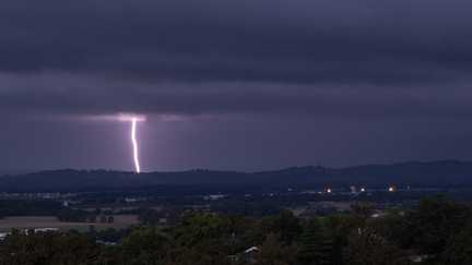 La vigilance orange aux orages étendue à la Corse, 20 départements concernés au total