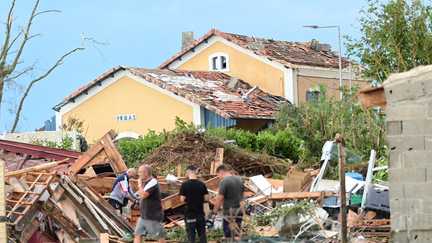 « La moitié du village est détruite » : une tornade touche la commune de Pomas, dans l’Aude, et endommage une centaine d’habitations