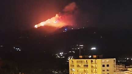 Un incendie s&rsquo;est déclaré à proximité d&rsquo;Ajaccio, « 200 personnes ont évacué spontanément », selon la préfecture