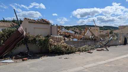 « En trois secondes, on était sous les décombres » : à Pomas, dans l&rsquo;Aude, de futurs mariés perdent leur maison après le passage de la tornade