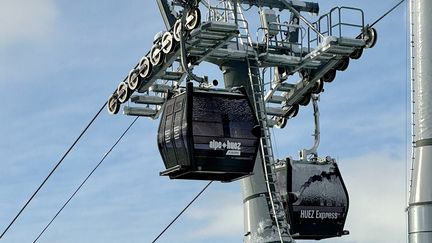 Une cabine de téléphérique percute un camion-grue à l&rsquo;Alpe d&rsquo;Huez : l&rsquo;accident fait 23 blessés, dont trois graves