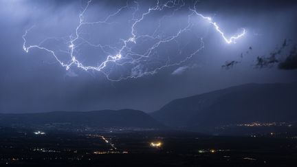 Violents orages : sept départements de l&rsquo;Est encore en vigilance orange vendredi matin
