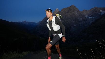 UTMB 2026. DIRECT : Ben Dhiman explose le chrono pour s&rsquo;imposer, une Française en tête chez les femmes, suivez la fin de l&rsquo;Ultra-Trail du Mont-Blanc