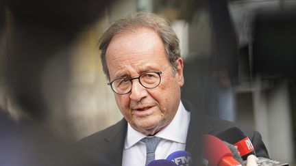 « Compliqué de changer la donne quand vous êtes un revenant » : à Blois, François Hollande tente toujours de se poser en recours en marge de la primaire socialiste