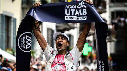 L&rsquo;Américain Ben Dhiman remporte l&rsquo;UTMB en moins de 19 heures, une première dans l&rsquo;histoire