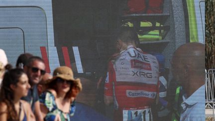 Tadej Pogacar souffre de plusieurs fractures et d&rsquo;une commotion cérébrale après sa chute sur la Vuelta et sera opéré de la clavicule