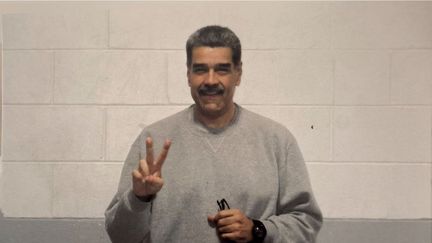 « On tient bon » : le président déchu du Venezuela, Nicolas Maduro, publie des photos depuis sa prison aux Etats-Unis
