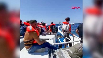 « Nous sommes tous couverts de coupures » : au large de Chypre, des scènes de panique filmées lors du naufrage d&rsquo;un ferry