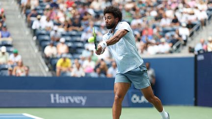 Arthur Fils s&rsquo;effondre face au Grec Stéfanos Tsitsipas au premier tour de l&rsquo;US Open