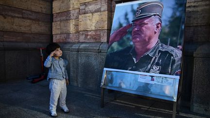 Après la mort du génocidaire Ratko Mladic, les embarrassants hommages au « boucher des Balkans » par les nationalistes serbes