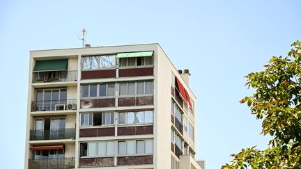 Dans les villes qui appliquent l’encadrement des loyers, près de 40% des annonces ne respectent pas le plafond, alerte la Fondation pour le logement