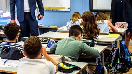 De moins en moins d&rsquo;élèves à l&rsquo;école… Une opportunité pour faire des économies ou améliorer la qualité de l&rsquo;enseignement ?