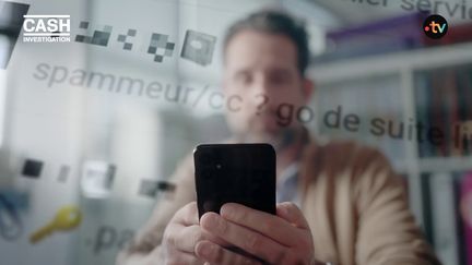 « Cash Investigation » a enquêté sur les techniques des escrocs qui nous arnaquent par téléphone