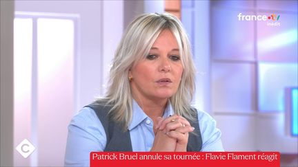 « Ça ne m&rsquo;atteint pas, je suis juste un petit peu triste » : Flavie Flament réagit aux propos de Mimie Mathy défendant Patrick Bruel