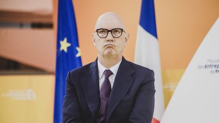 Budget de la Sécu 2027 : le gouvernement étudie de possibles prélèvements sur l’épargne salariale, Matignon évoque un simple « document de travail »