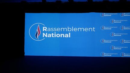 Une vidéo révèle les propos racistes et misogynes d&rsquo;un policier municipal de Carcassonne, membre du service d&rsquo;ordre du RN