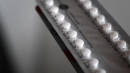 Un courrier va être envoyé à 1,6 million de femmes pour les informer sur un risque « faible » de méningiome associé à certains contraceptifs à base de désogestrel