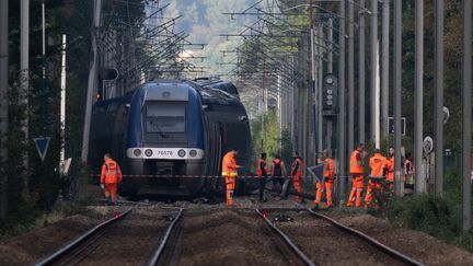 Une quarantaine de blessés, la piste d&rsquo;un acte malveillant, le trafic perturbé… Ce que l&rsquo;on sait après le déraillement d&rsquo;un TER reliant Rouen à Caen
