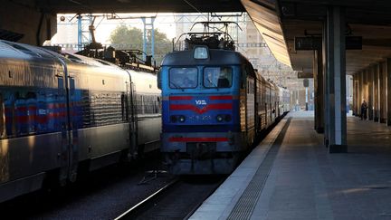 Un train à destination de Varsovie frappé par un drone russe près de la frontière polonaise en Ukraine