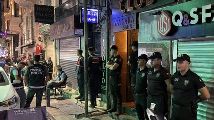 Au moins 63 arrestations dans un coup de filet anti-LGBT+ en Turquie
