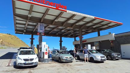 « Je dois gagner 30 ou 40 euros par plein » : face à la flambée des carburants, les Français se ruent dans les stations-service d’Andorre
