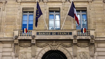 La Banque de France abaisse légèrement sa prévision de croissance pour 2026 mais souligne que l&rsquo;économie française fait « preuve de résilience »