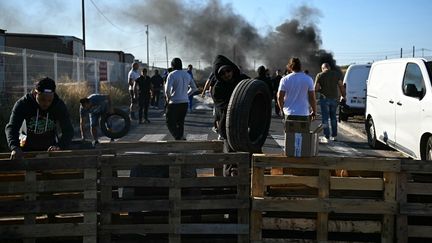Les pêcheurs s&rsquo;engagent à débloquer les barrages, les aides « suivront la variation des cours du carburant », assure la ministre de la Mer