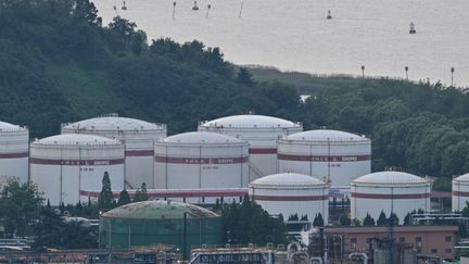 Face à la guerre au Moyen-Orient, la stratégie de la Chine a-t-elle permis de limiter la hausse des prix des carburants ?