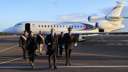 Saint-Pierre-et-Miquelon : le Premier ministre canadien Mark Carney est arrivé, accueilli par Emmanuel Macron