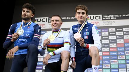 Remco Evenepoel assomme la concurrence sur le contre-la-montre des Mondiaux et décroche un quatrième sacre consécutif, Paul Seixas en bronze