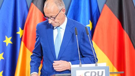 « J&rsquo;assume cette responsabilité » : après les récentes défaites électorales, quel avenir pour le chancelier allemand Friedrich Merz ?