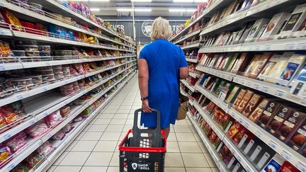 Boissons, barres, salades… L’ONG Foodwatch épingle dix produits protéinés « qui sont en réalité tous ultratransformés »