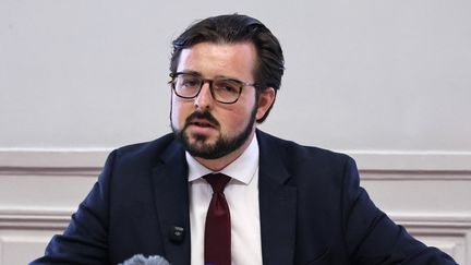 Le député Philippe Brun dépose un référé pour être réintégré au PS et à la primaire, après sa suspension pour « violences »