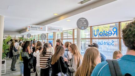 « On est à l’usine » : les agents des Crous sous pression face au succès du repas à 1 euro