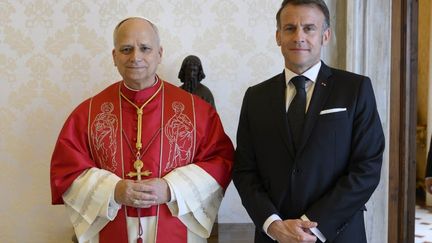 Emmanuel Macron n&rsquo;assistera à aucune des messes du pape pendant sa visite en France